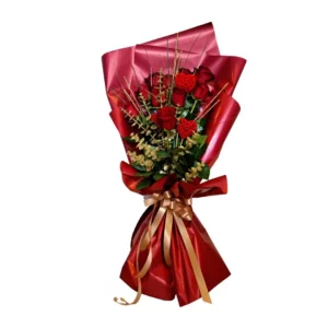 Buket ruža sa srcima